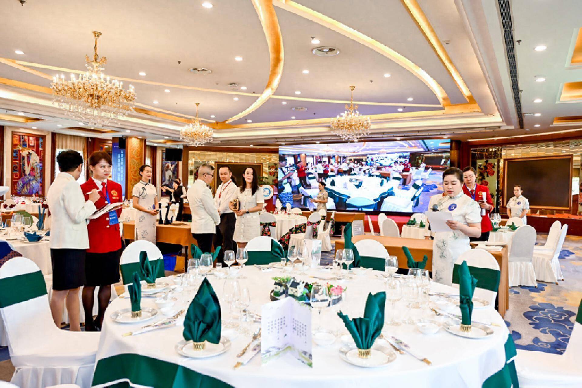 云南省首屆飯店與餐飲行業(yè)宴會服務師職工職業(yè)技能競賽在昆圓滿落幕